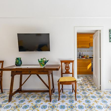 Capri Turquoise By Napoliapartments Екстериор снимка