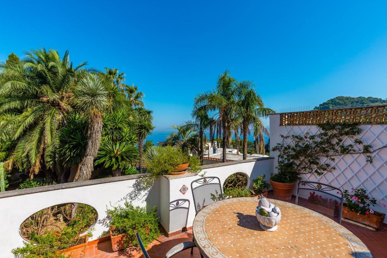 Capri Turquoise By Napoliapartments Екстериор снимка